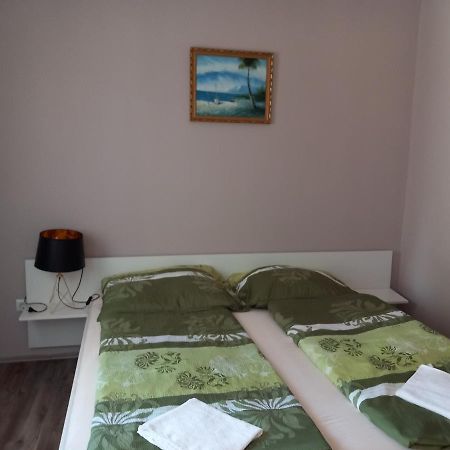 Hanna Apartman Apartment Balatonlelle Exterior photo