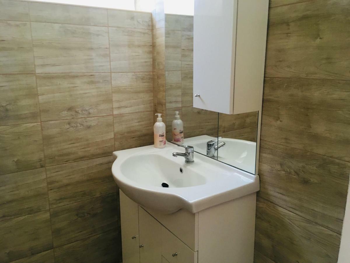 Hanna Apartman Apartment Balatonlelle Exterior photo